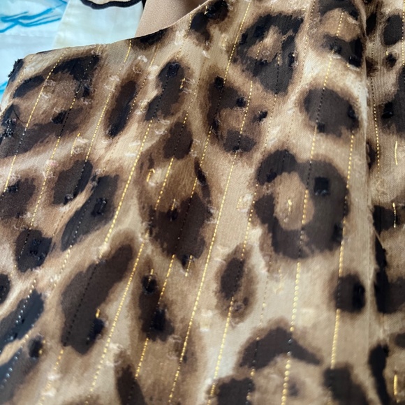 White House Black Market Leopard Off Shoulder Top Medium - Picture 3 of 7